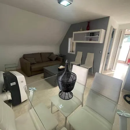 Apartment Noasti De Steram Flats *